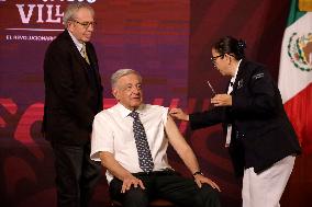 Mexican President Gets Vaccinated Against Flu And Covid-19 - Mexico