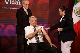Mexican President Gets Vaccinated Against Flu And Covid-19 - Mexico