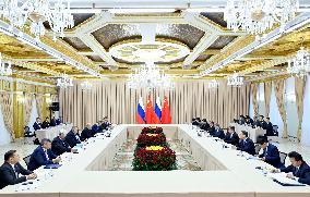 KYRGYZSTAN-BISHKEK-CHINESE PREMIER-LI QIANG-RUSSIAN PM-MEETING