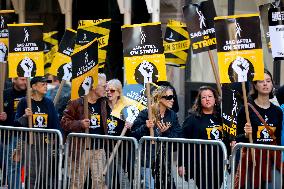 Sarah Jessica Parker at the SAG AFTRA Strike in New York