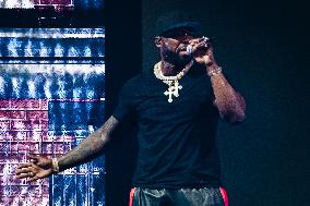 50 Cent And Busta Rhymes Perform  During The Final Lap Tour In Milan