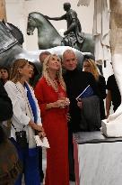 Trudie Styler And Sting At The National Archaeological Museum - Naples
