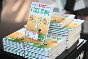 L'Iris Blanc, The Latest Asterix - Paris