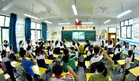 Pupils Watch Shenzhou XVII Spacecraft Launch