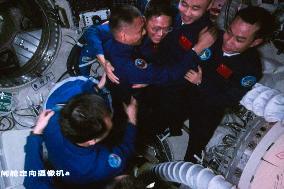 (EyesonSci)CHINA-SHENZHOU-17-SPACE STATION-ENTERING (CN)