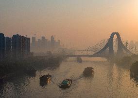 Ships Sail on The Beijing-Hangzhou Grand Canal in Huai 'an