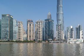 Luxury Property With A River View in Shanghai