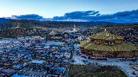 Yaqing Temple At Ganzi