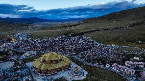 Yaqing Temple At Ganzi