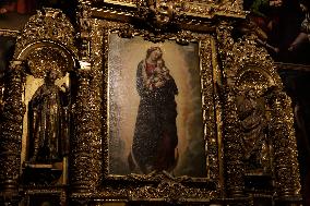 Day Of The Dead Offering  At Metropolitan Cathedral