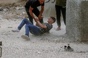 Israeli Soldiers Shoot Palestinians - Nablus