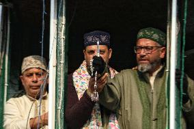 Kashmiri Muslims Pray - India