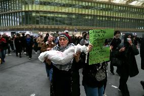 Demonstration In Paris In Support To Palestinians