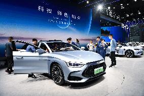 Xinhua Headlines: German auto firms invest more in China on new energy vehicle hopes