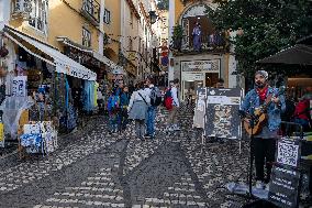 Daily Life In Lisbon