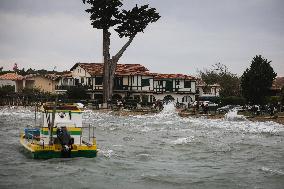 Cap Ferret Hit By Vague Submerison Phenomenon And Heavy Rain