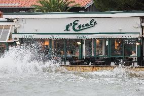 Cap Ferret Hit By Vague Submerison Phenomenon And Heavy Rain