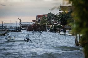 Cap Ferret Hit By Vague Submerison Phenomenon And Heavy Rain