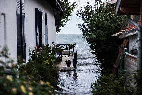 Cap Ferret Hit By Vague Submerison Phenomenon And Heavy Rain