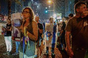 Families And Friends Of Israelis Hostages Gathered At Hostages Square - Tel Aviv