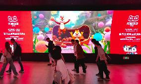 Double 11 Shopping Carnival Popular in China