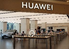 Huawei Store in Yichang