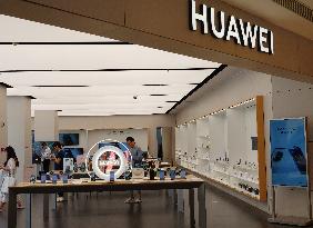 Huawei Store in Yichang