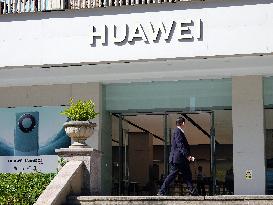 Huawei Store in Yichang