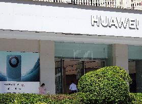 Huawei Store in Yichang