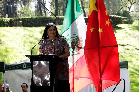 Chinese Ambassador To Mexico, Zhang Run, Donates Food To The Victims Of Hurricane Otis In Acapulco