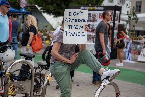 Daily Life In ISrael During The War - Tel Aviv