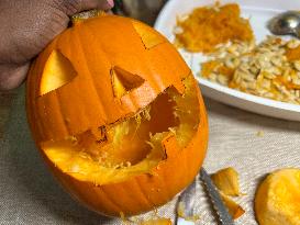 Halloween Pumpkin Carving In Toronto