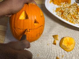 Halloween Pumpkin Carving In Toronto