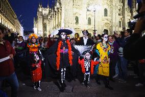 The Mexican Parade For The Dia De Muertos Celebrations In Milan