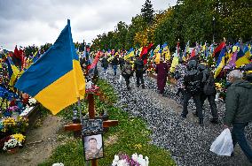 Prayer for perished Ukrainian military personnel in Lviv