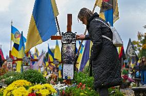 Prayer for perished Ukrainian military personnel in Lviv