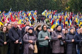 Prayer for perished Ukrainian military personnel in Lviv