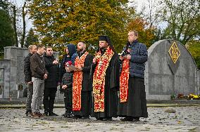 Prayer for perished Ukrainian military personnel in Lviv