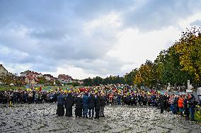 Prayer for perished Ukrainian military personnel in Lviv