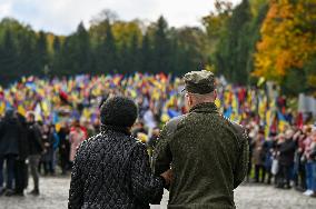 Prayer for perished Ukrainian military personnel in Lviv