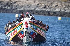 More than 170 migrants arrives at the Port of La Restinga - Spain