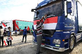 EGYPT-RAFAH CROSSING-RELIEF AID-TRUCKS