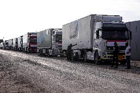 EGYPT-RAFAH CROSSING-RELIEF AID-TRUCKS