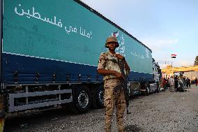 EGYPT-RAFAH CROSSING-RELIEF AID-TRUCKS