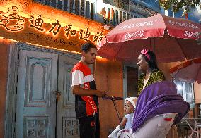 Xinhua Headlines: A vibrant city on ancient Silk Road -- Kashgar in the eyes of foreign tourists