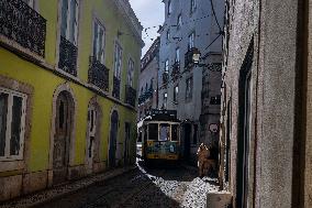 Daily Life In Lisbon