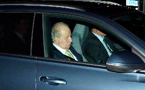 King Juan Carlos arrives at the airport to return to Abu Dhabi - Madrid