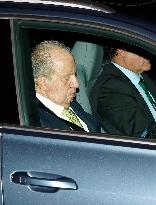 King Juan Carlos arrives at the airport to return to Abu Dhabi - Madrid