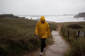 Waterfront ahead of storm Ciaran - Saint-Pierre-Quiberon