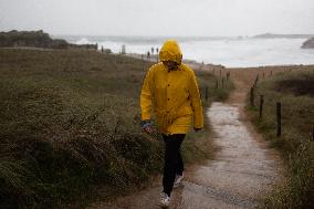 Waterfront ahead of storm Ciaran - Saint-Pierre-Quiberon